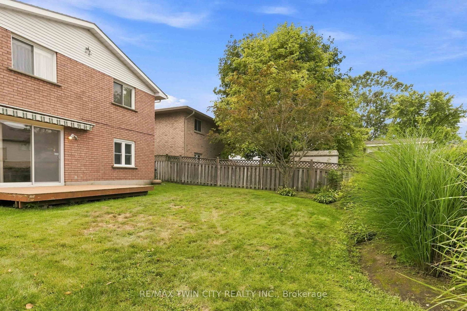 22 Allensgate Drive • Brantford, ON photo 36