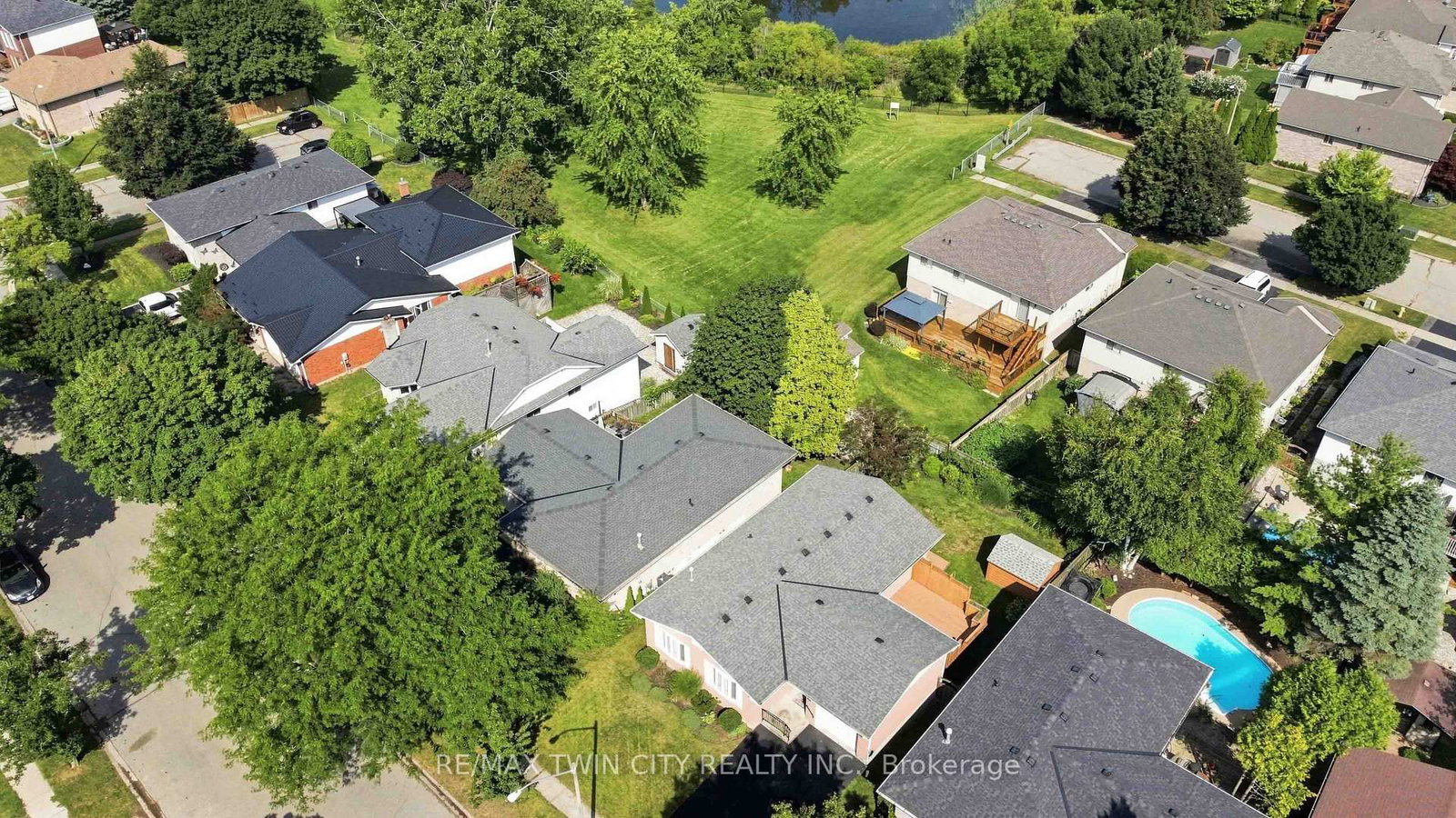 22 Allensgate Drive • Brantford, ON photo 38