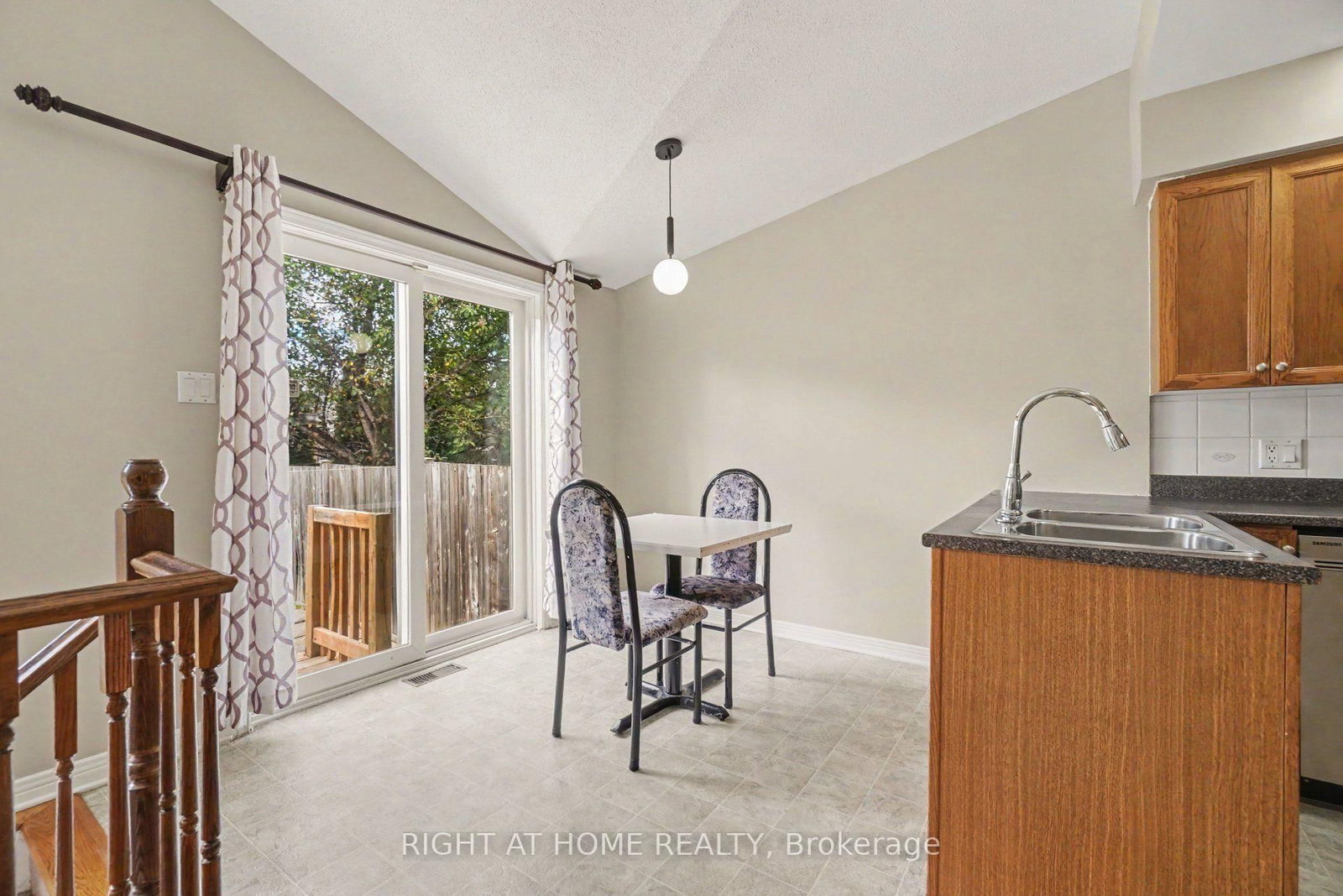 623 Wild Shore Crescent • Ottawa, ON photo 14