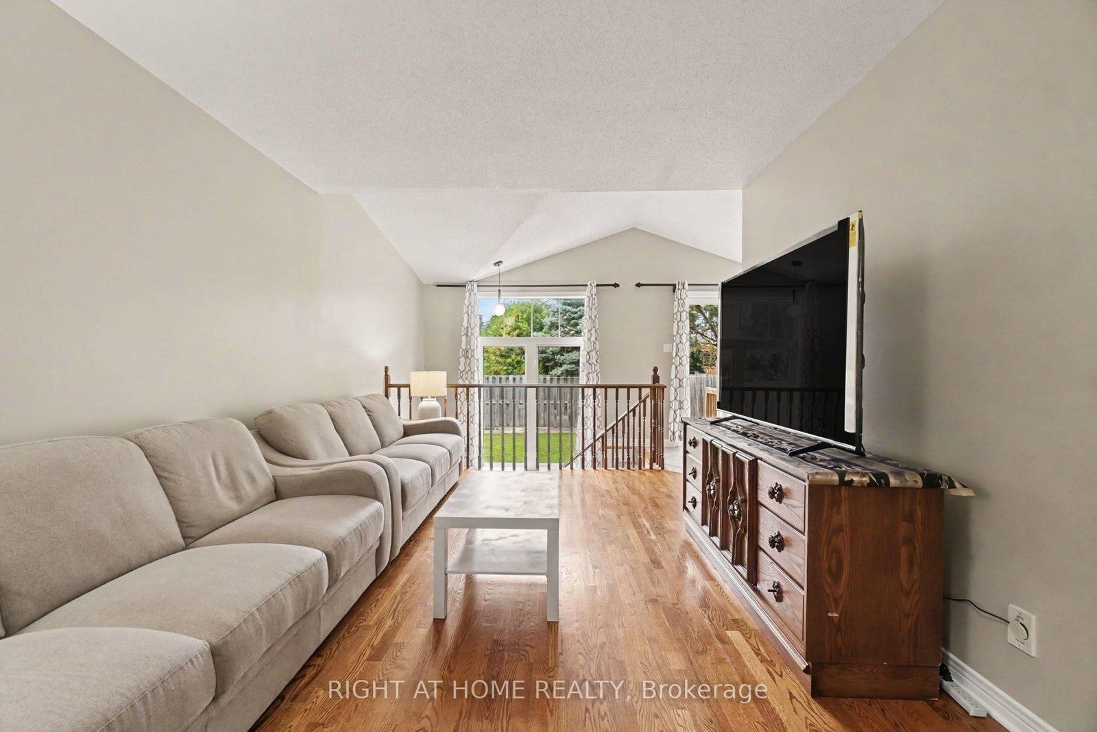 623 Wild Shore Crescent • Ottawa, ON photo 5