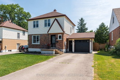 Detached House for sale at 5682 Hanan Avenue, Niagara Falls, Ontario, L2G 4E6 - Hospital - MLS: X13751474
