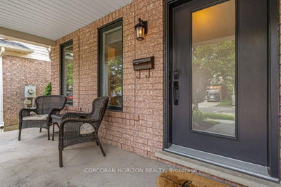 88 Baggs Crescent • Cambridge, ON photo 2