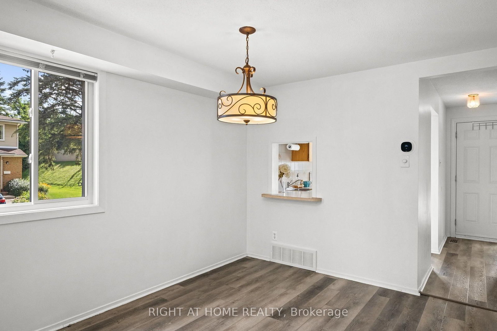 158F VALLEY STREAM Drive • Ottawa, ON photo 10