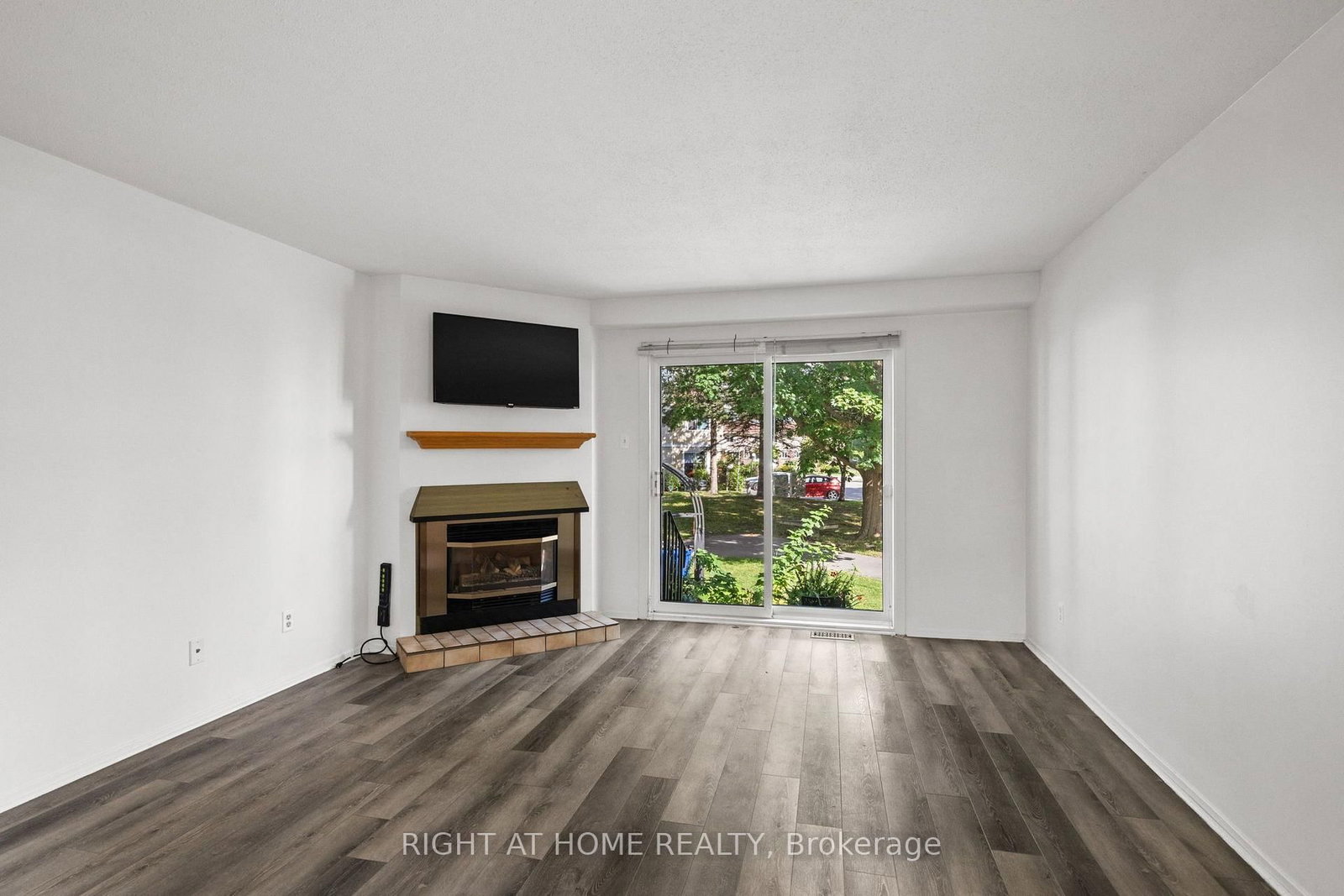 158F VALLEY STREAM Drive • Ottawa, ON photo 11