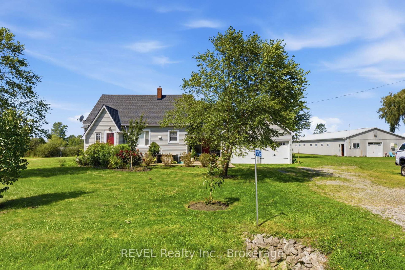 1055 Burger Road • Fort Erie, ON photo 2