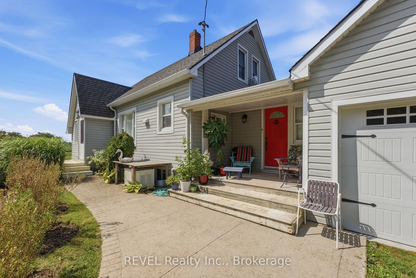 1055 Burger Road • Fort Erie, ON photo 3