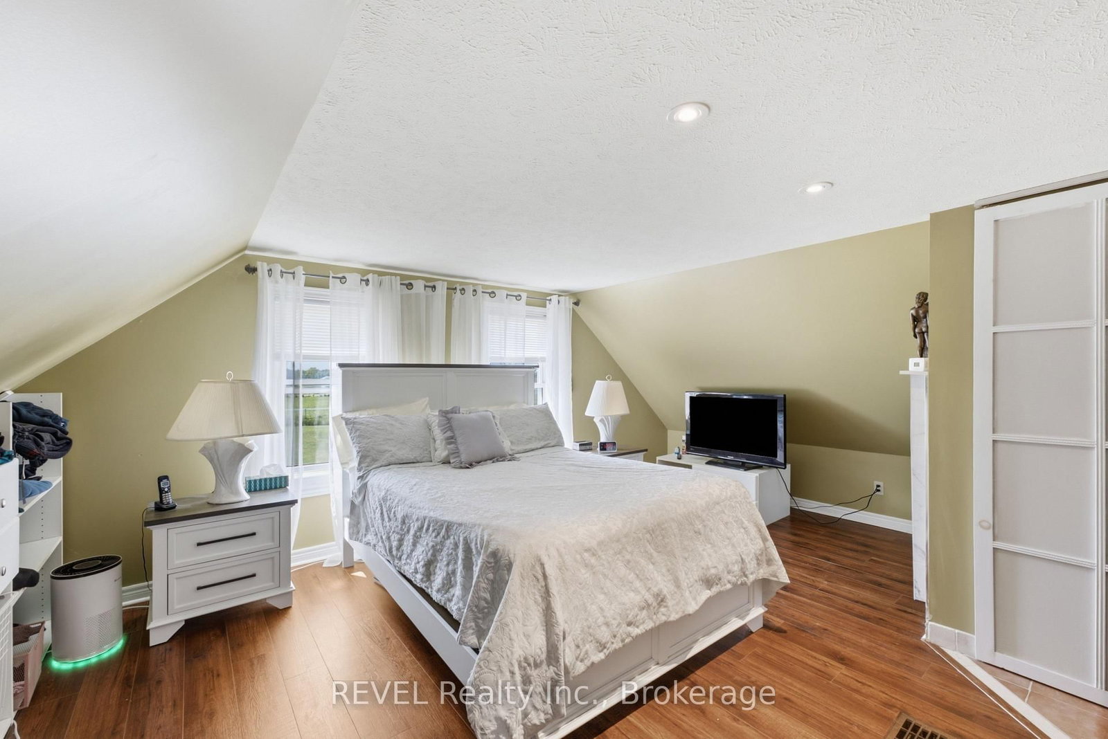 1055 Burger Road • Fort Erie, ON photo 32