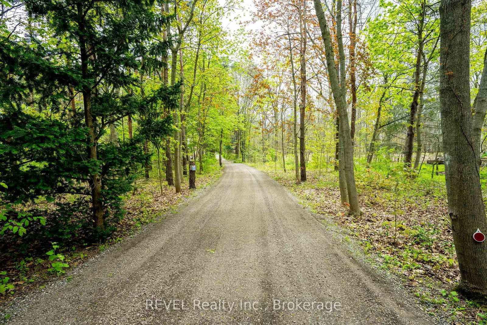 573 CANBORO Road • Pelham, ON photo 4