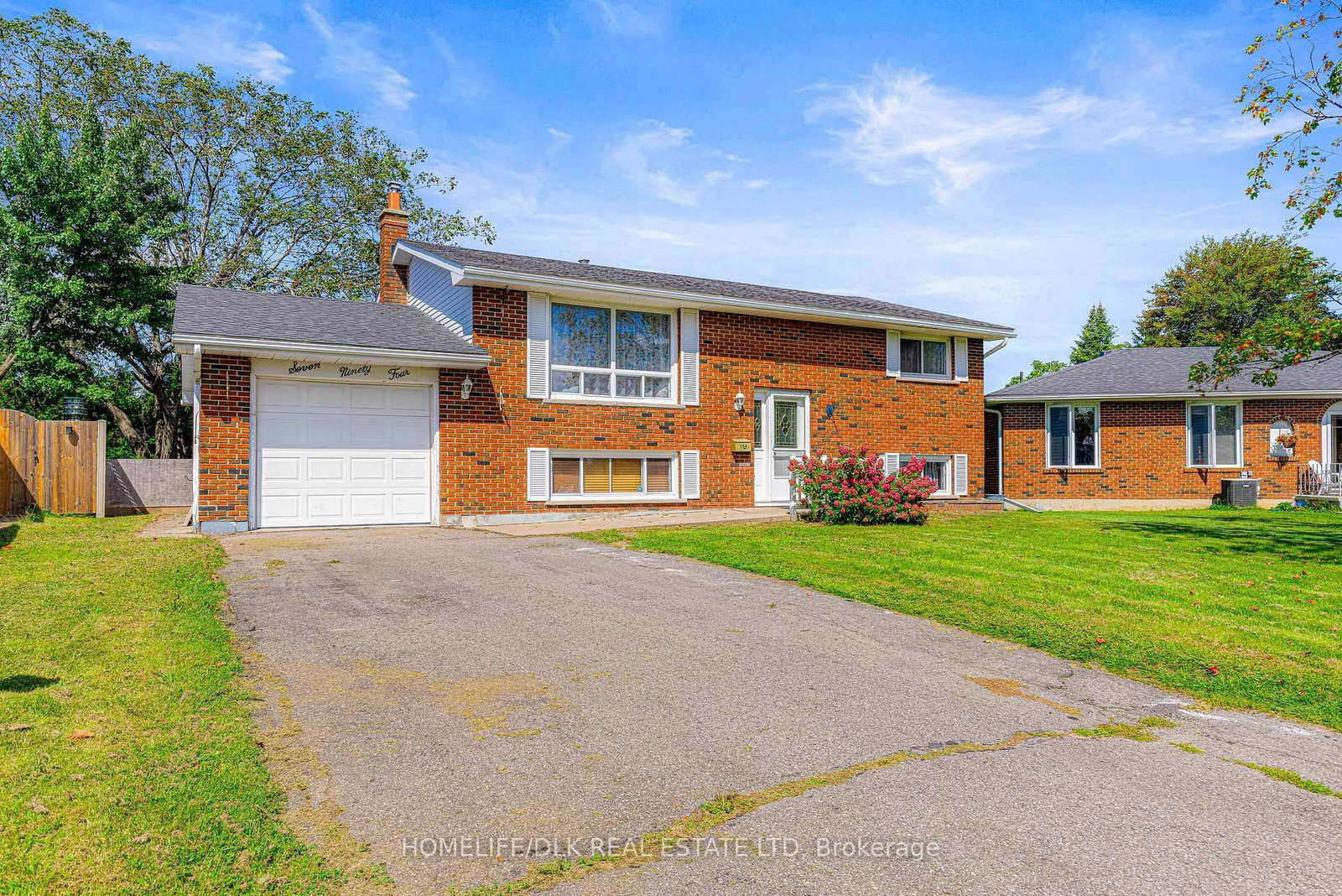 794 Comstock Crescent • Brockville, ON photo 2