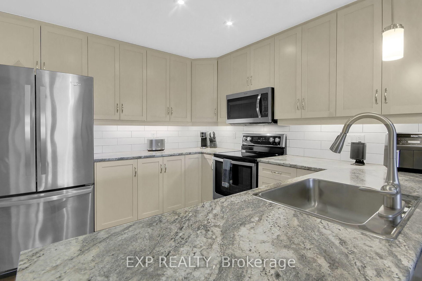 374 Honeyborne Street • Almonte, ON photo 9