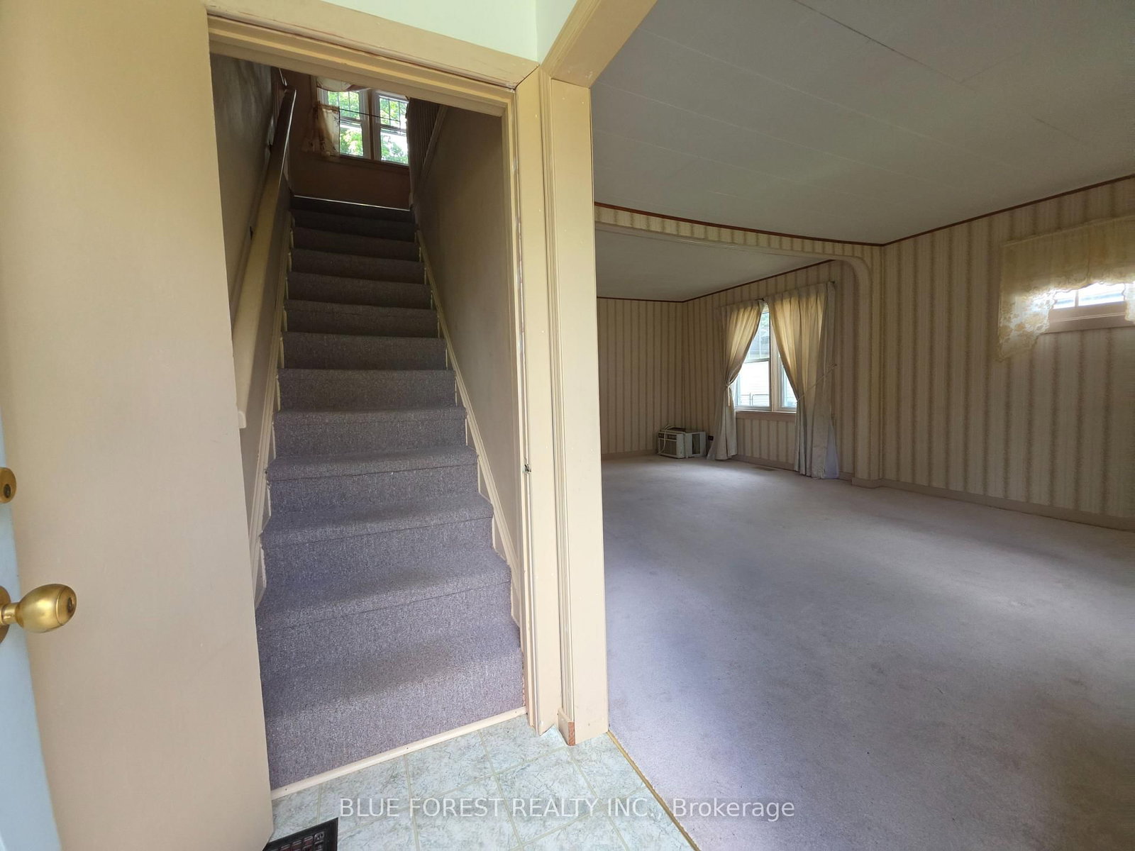 228 Flora Street • West Elgin, ON photo 18
