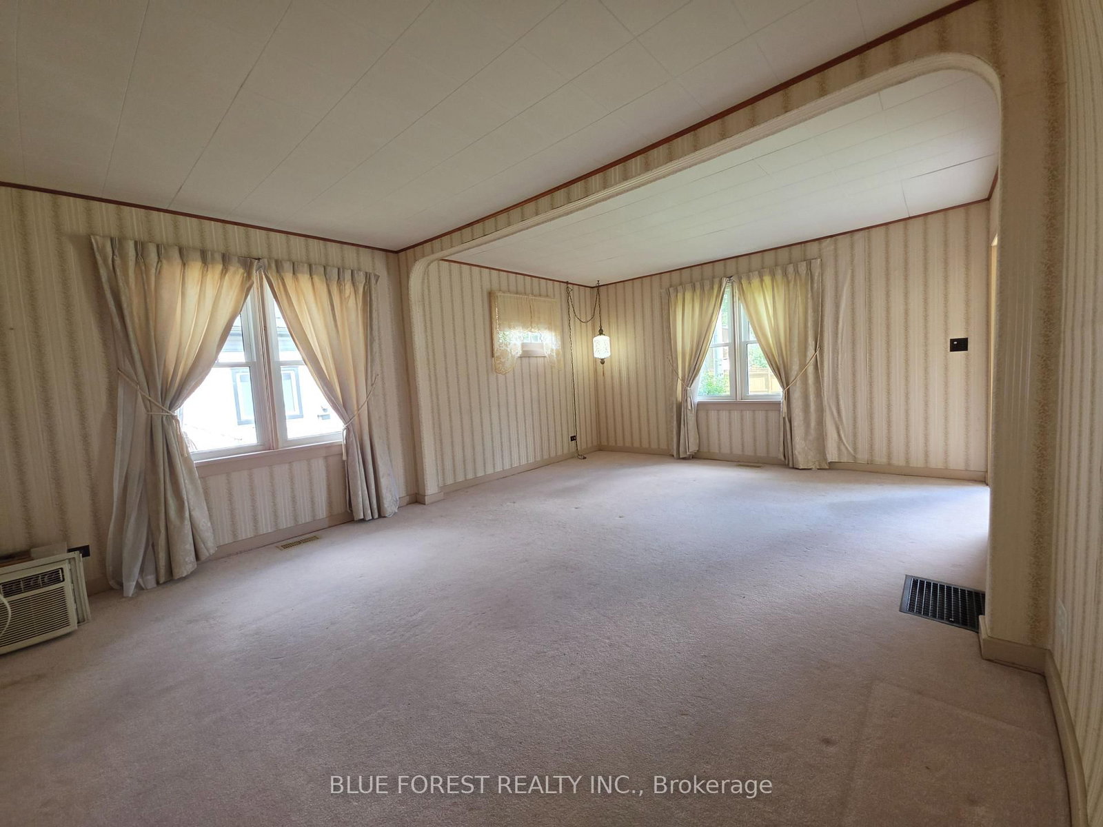 228 Flora Street • West Elgin, ON photo 22