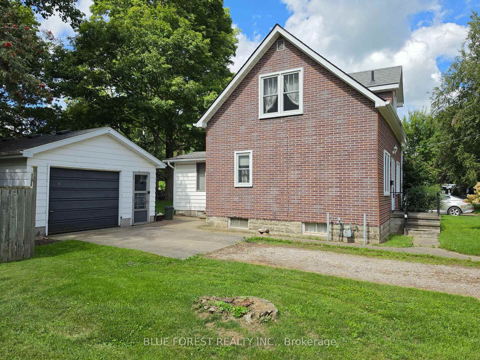 228 Flora Street • West Elgin, ON photo 9