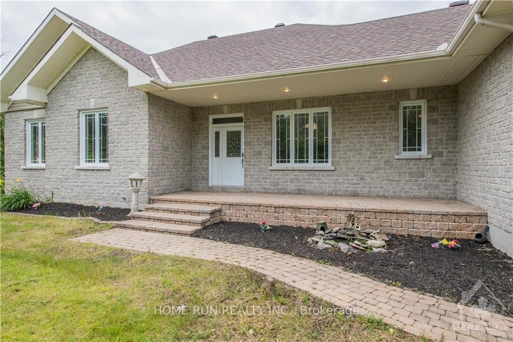 840 David Manchester Road • Carp, ON photo 2