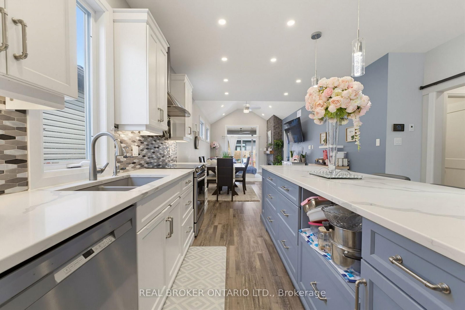 98 Woodberry Crescent • Woolwich, ON photo 6