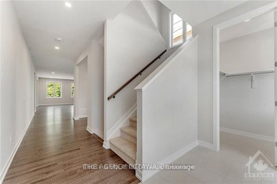 89 Hackamore Crescent • Richmond, ON photo 3