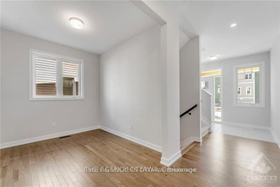 89 Hackamore Crescent • Richmond, ON photo 4