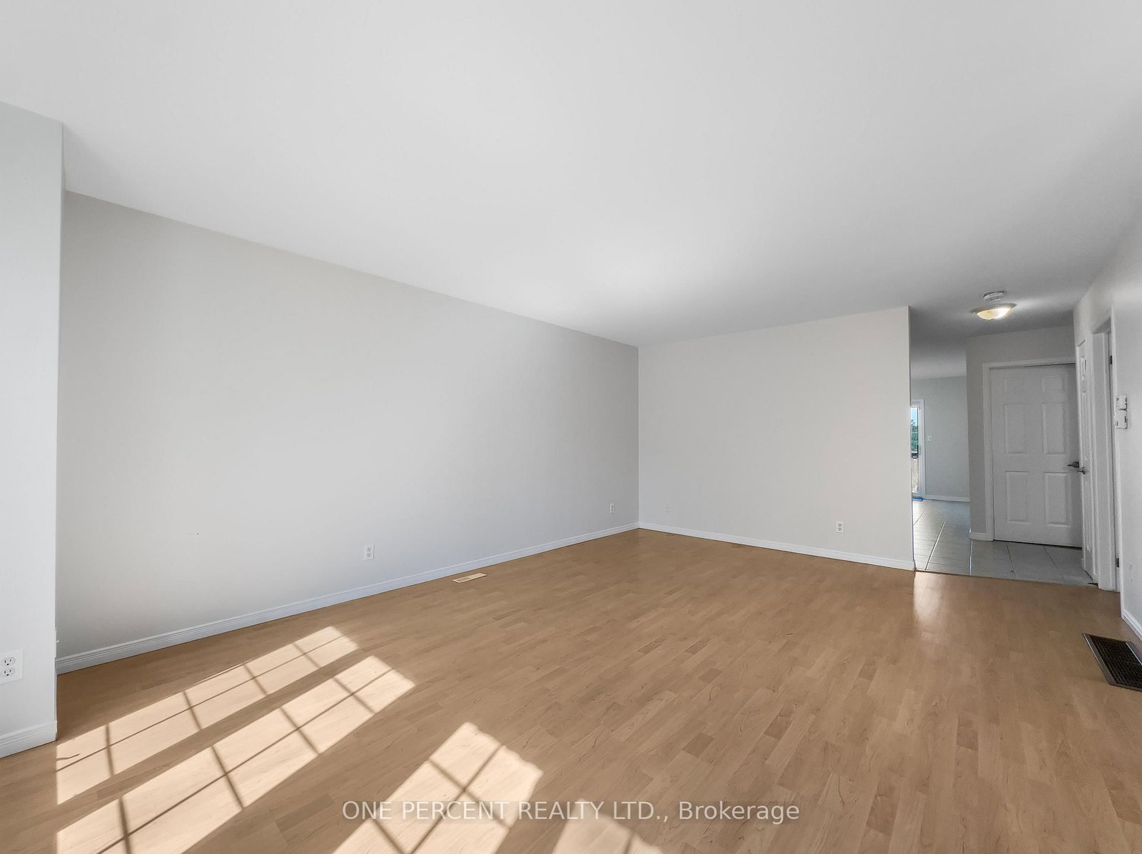 27 FARADAY Gardens • Belleville, ON photo 4