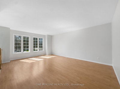 27 FARADAY Gardens • Belleville, ON photo 5