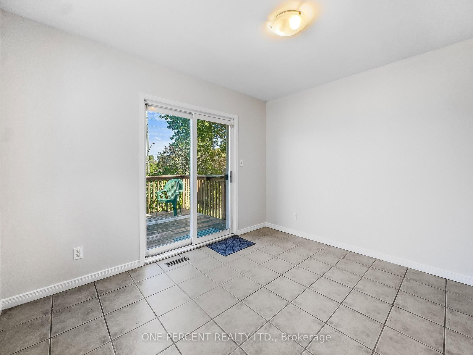 27 FARADAY Gardens • Belleville, ON photo 9