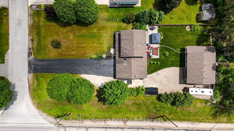 35 Pine Tree Drive