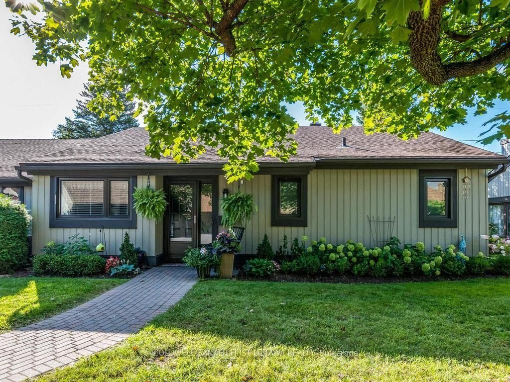 12 Kittansett Court • Ottawa, ON photo 1