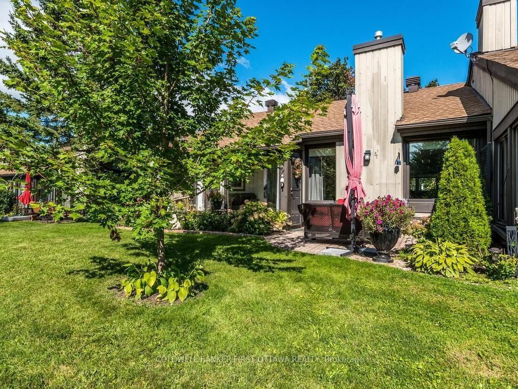 12 Kittansett Court • Ottawa, ON photo 37