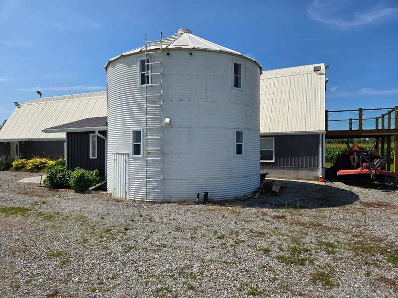8731 Ridge Road