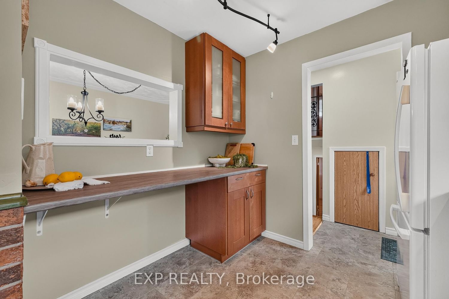 1393 Pineview Avenue • Cambridge, ON photo 11