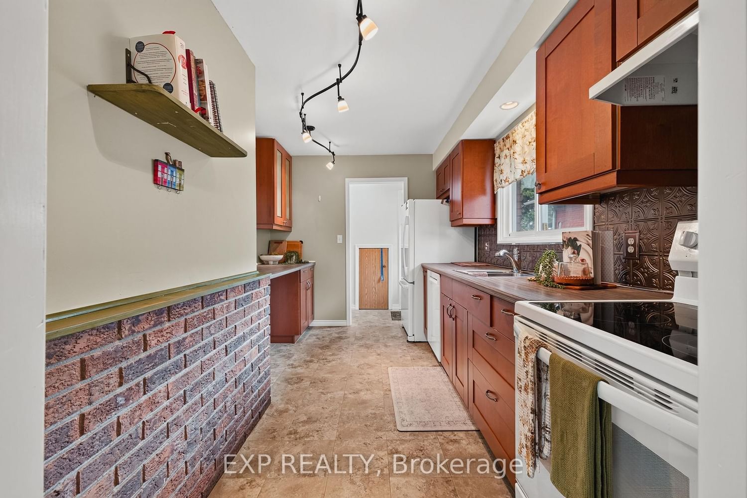 1393 Pineview Avenue • Cambridge, ON photo 14