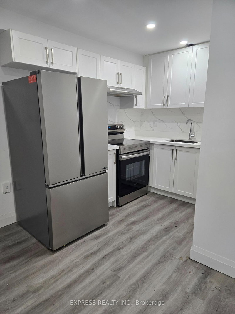 4 - 252 James Street S