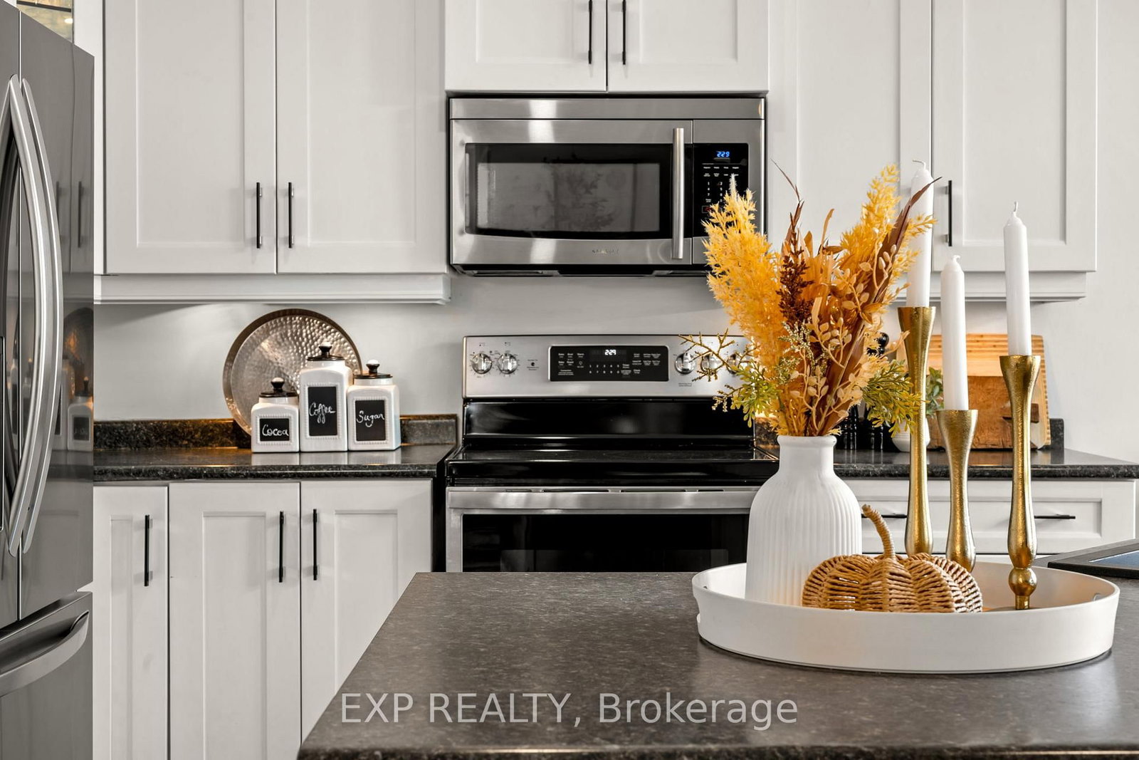 7 Seacove Court • Hamilton, ON photo 12