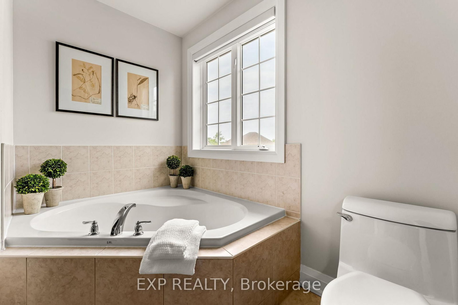 7 Seacove Court • Hamilton, ON photo 25