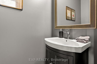 7 Seacove Court • Hamilton, ON photo 6