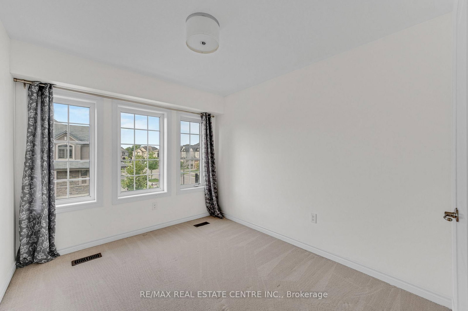 71 Bilanski Farm Road • Brantford, ON photo 25