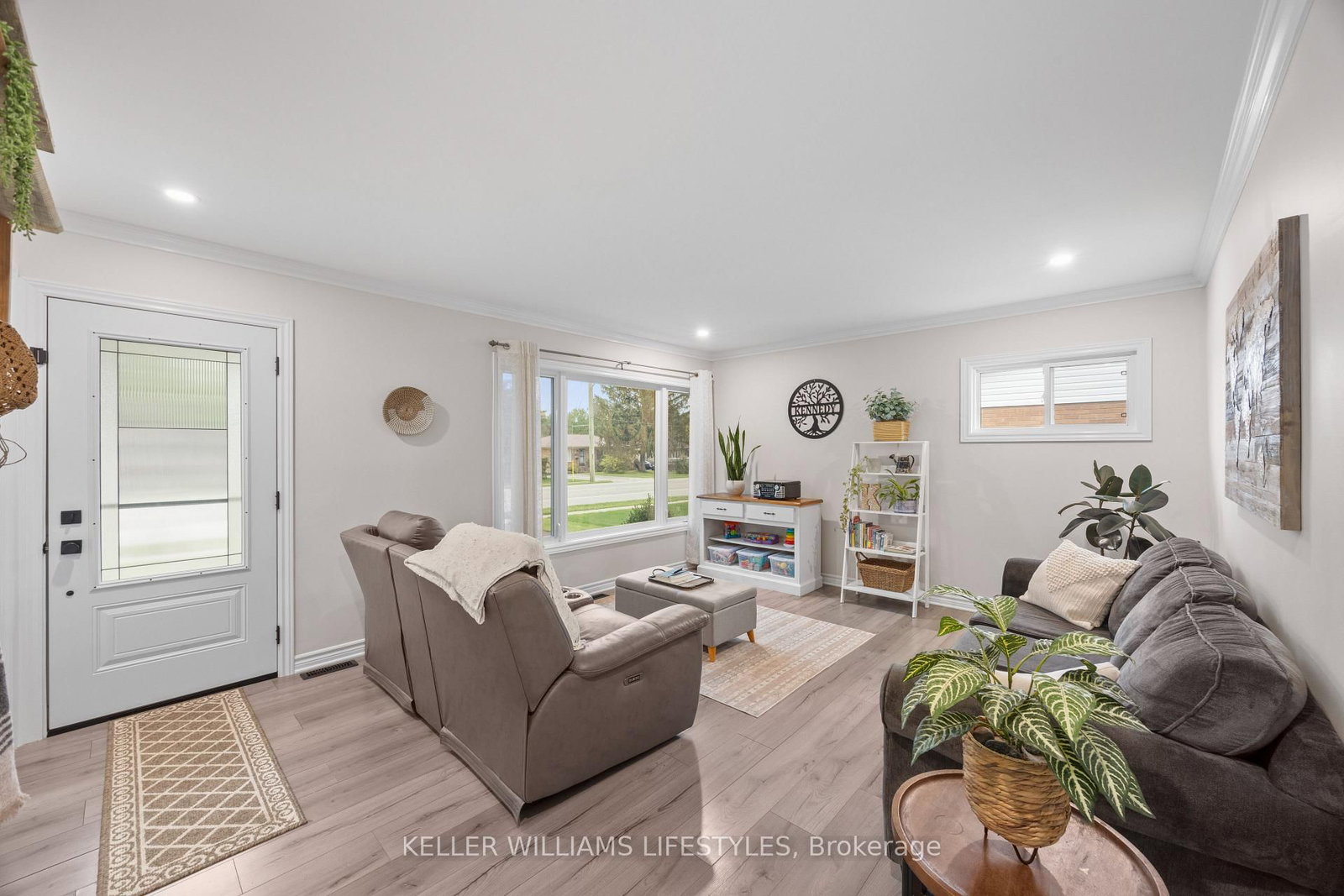 188 Queen Street • North Middlesex, ON photo 6