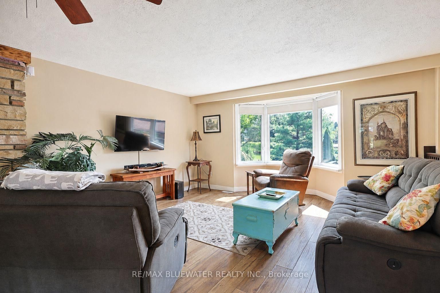 9997 Edward Street • Lambton Shores, ON photo 10
