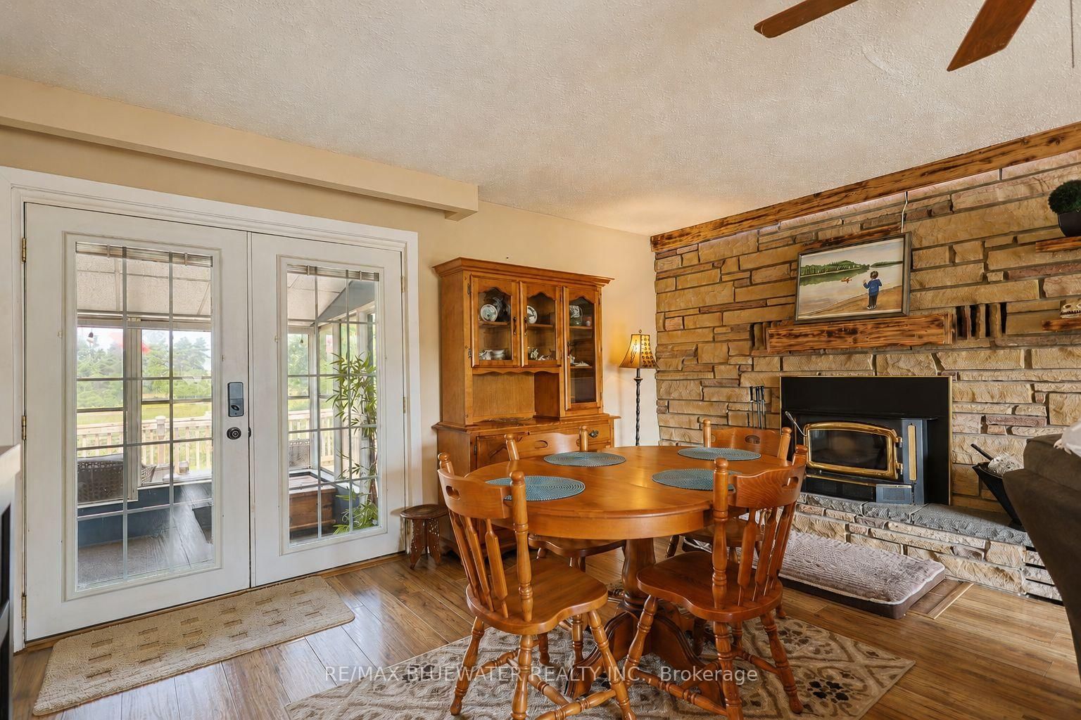 9997 Edward Street • Lambton Shores, ON photo 12