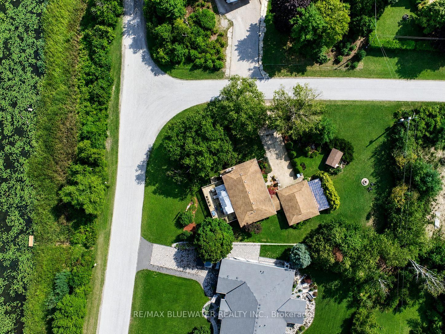 9997 Edward Street • Lambton Shores, ON photo 38