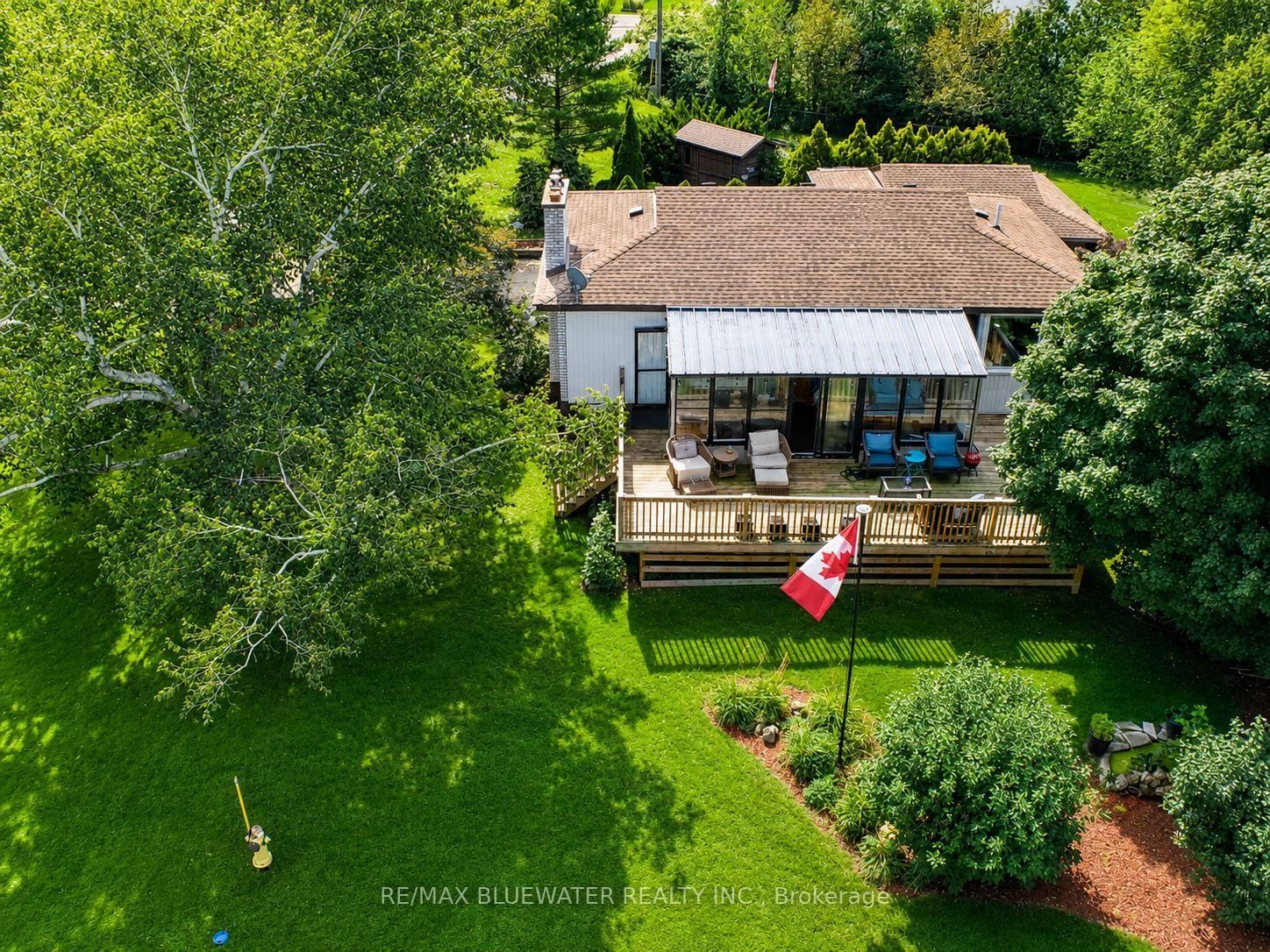 9997 Edward Street • Lambton Shores, ON photo 39