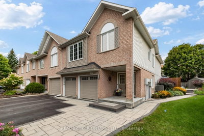 132 Macassa Circle • Ottawa, ON photo 2