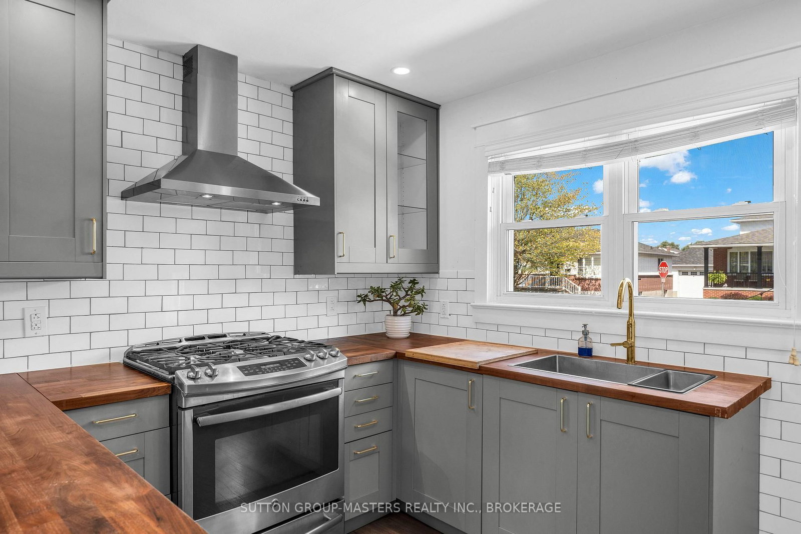 945 Victoria Street • Kingston, ON photo 13
