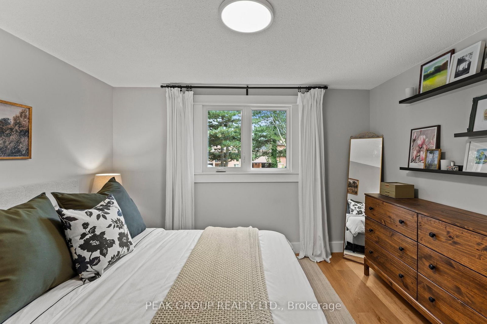37 Elma Street • St. Catharines, ON photo 18