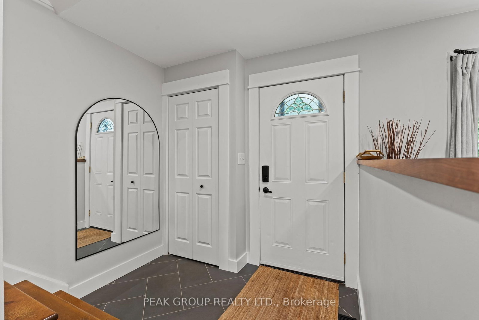 37 Elma Street • St. Catharines, ON photo 4