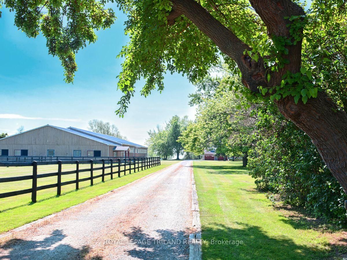 7570 Talbot Trail • Chatham-Kent, ON photo 25