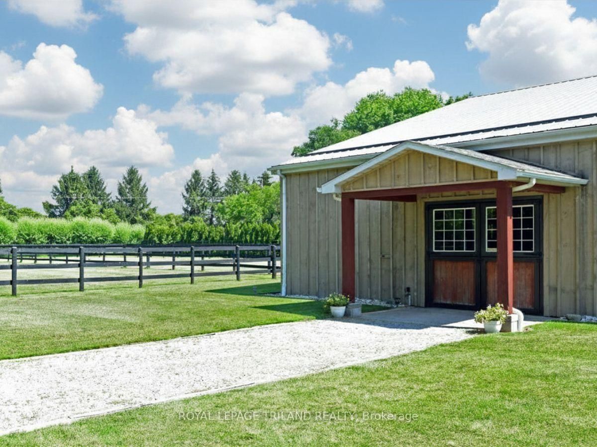 7570 Talbot Trail • Chatham-Kent, ON photo 27