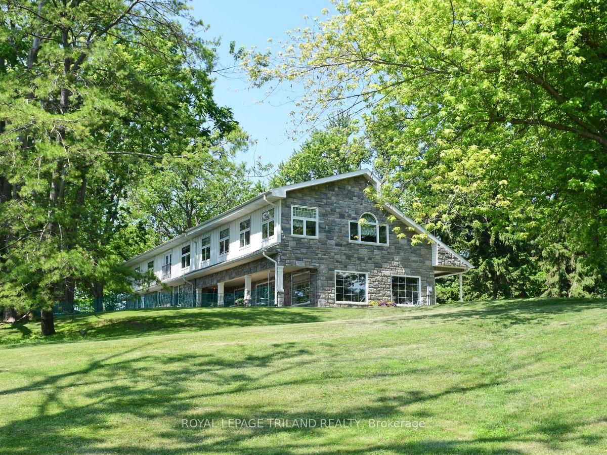 7570 Talbot Trail • Chatham-Kent, ON photo 4
