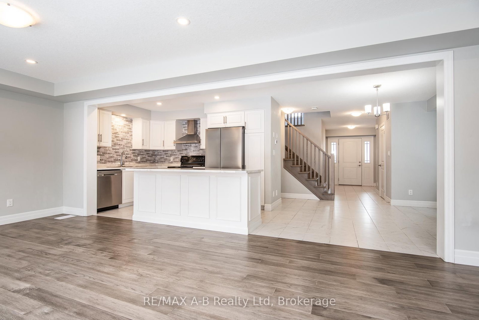 45 ROBERTSON Drive • Stratford, ON photo 10