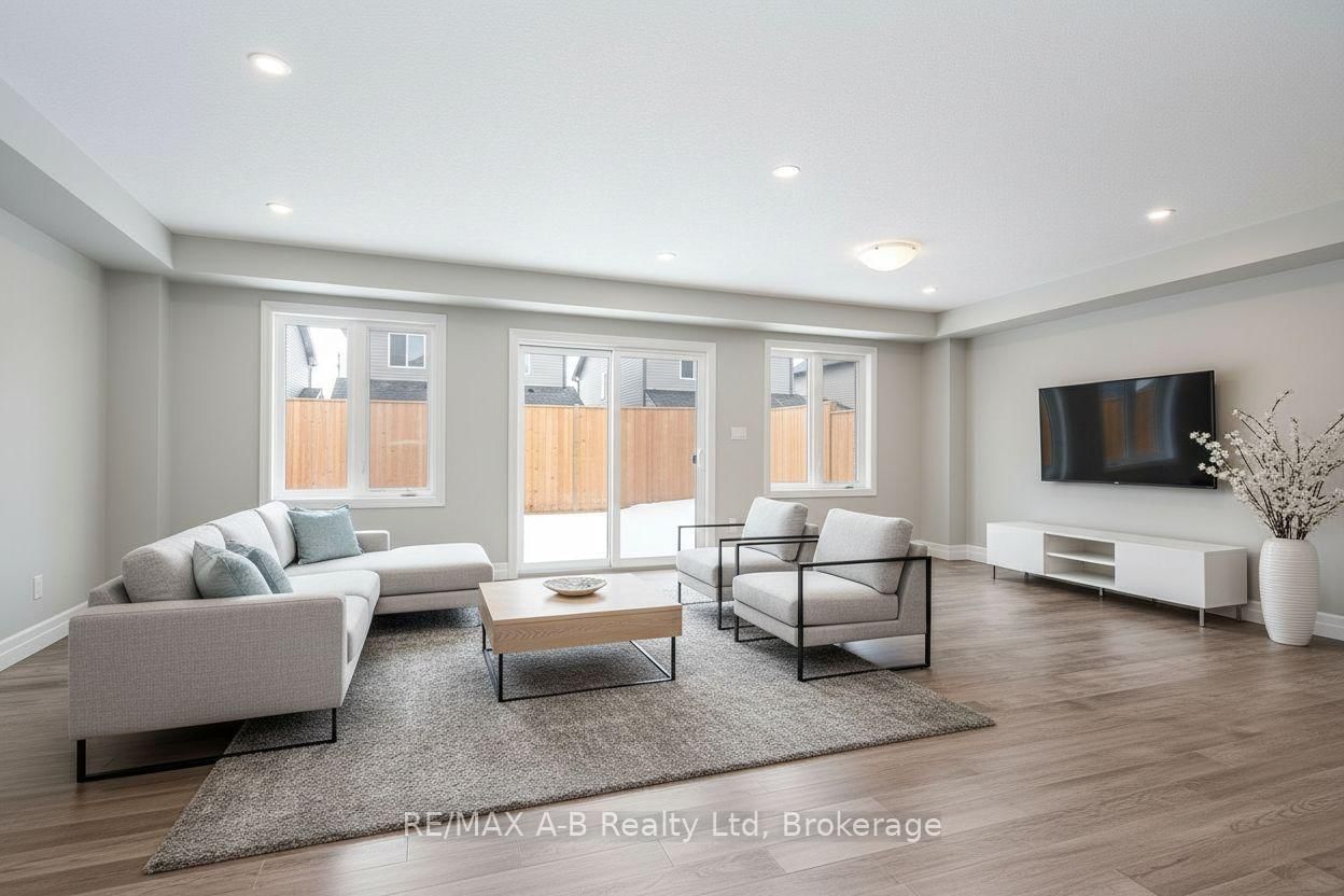 45 ROBERTSON Drive • Stratford, ON photo 11