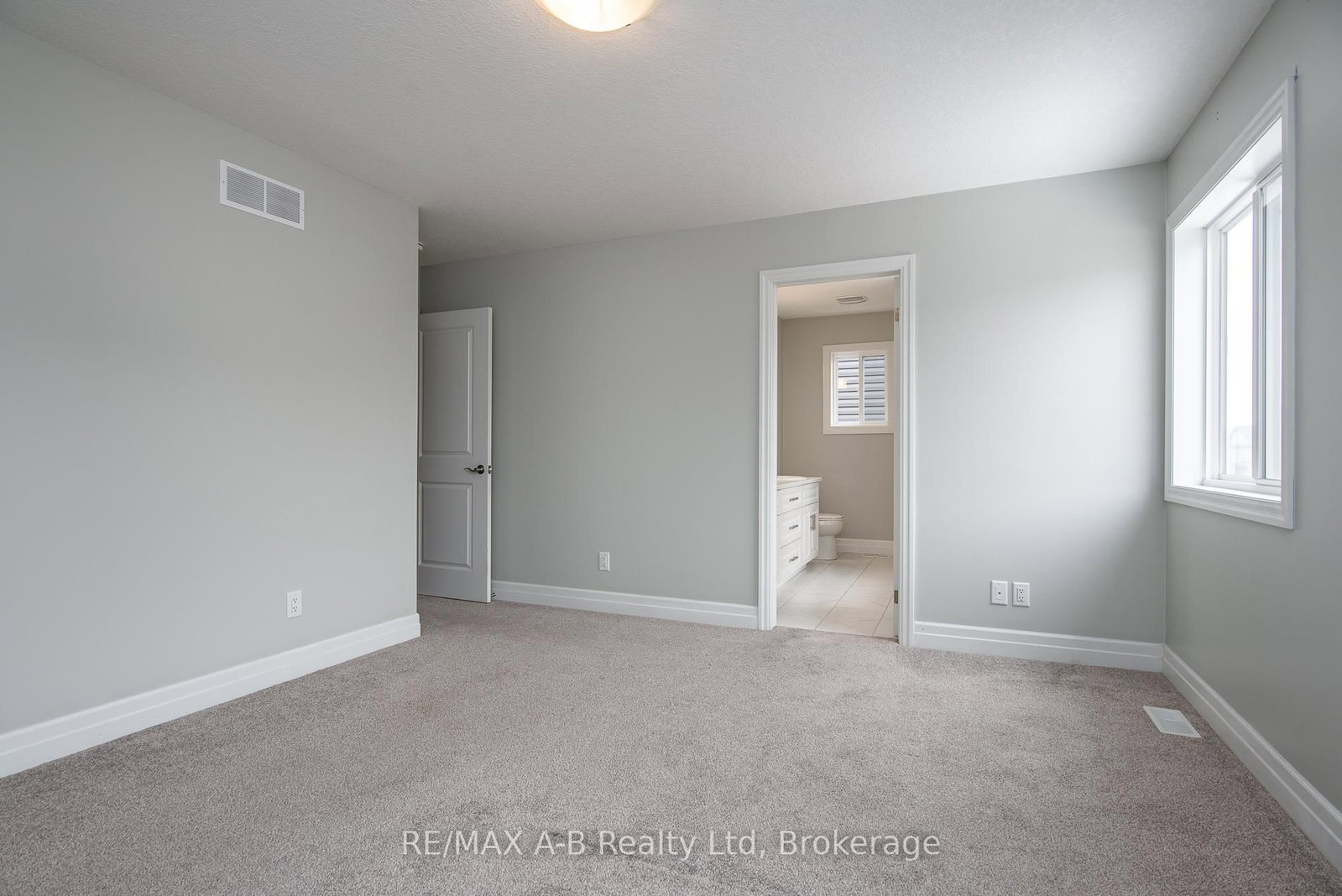45 ROBERTSON Drive • Stratford, ON photo 32